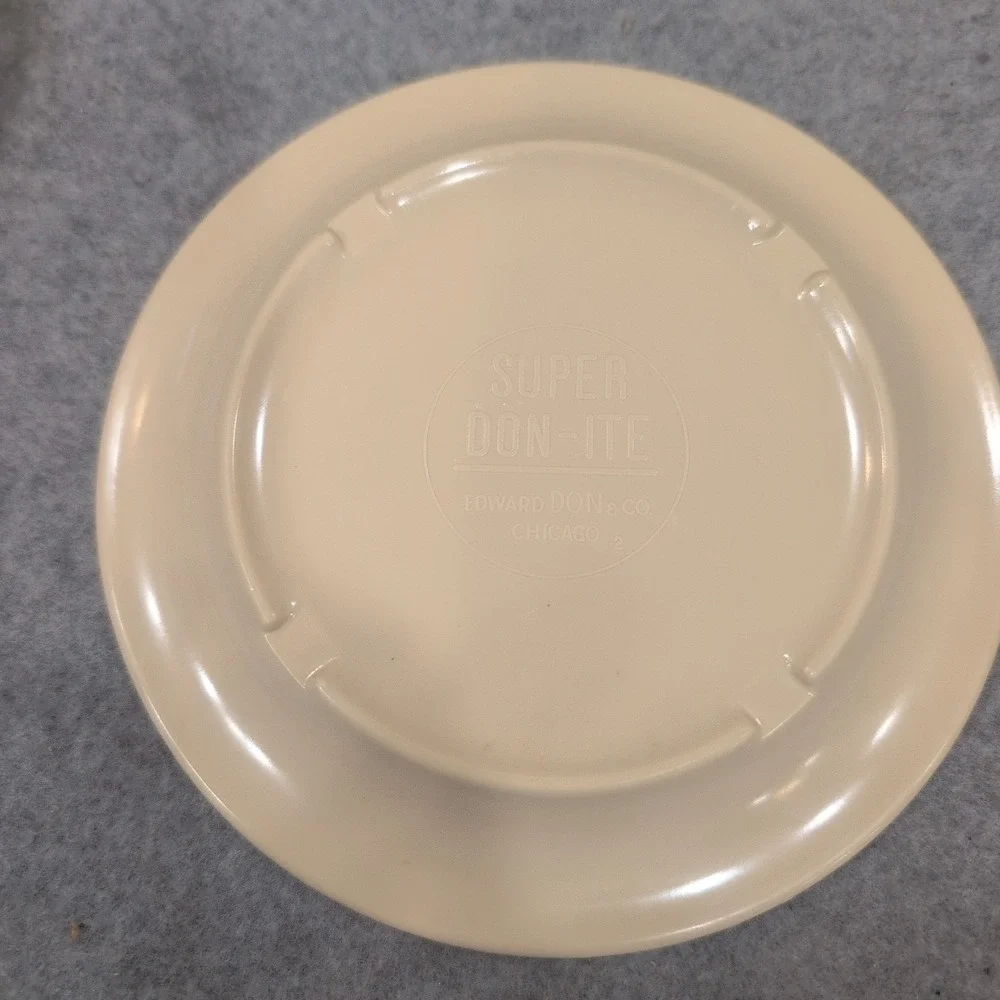 Vintage‎ Super Don-Ite Edward Don & Co Chicago Tan Plates Set of 6 Melamine